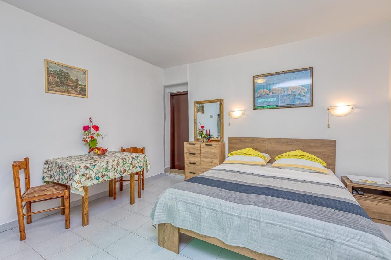 Apartments Bastovanovic Rovinj Exterior photo