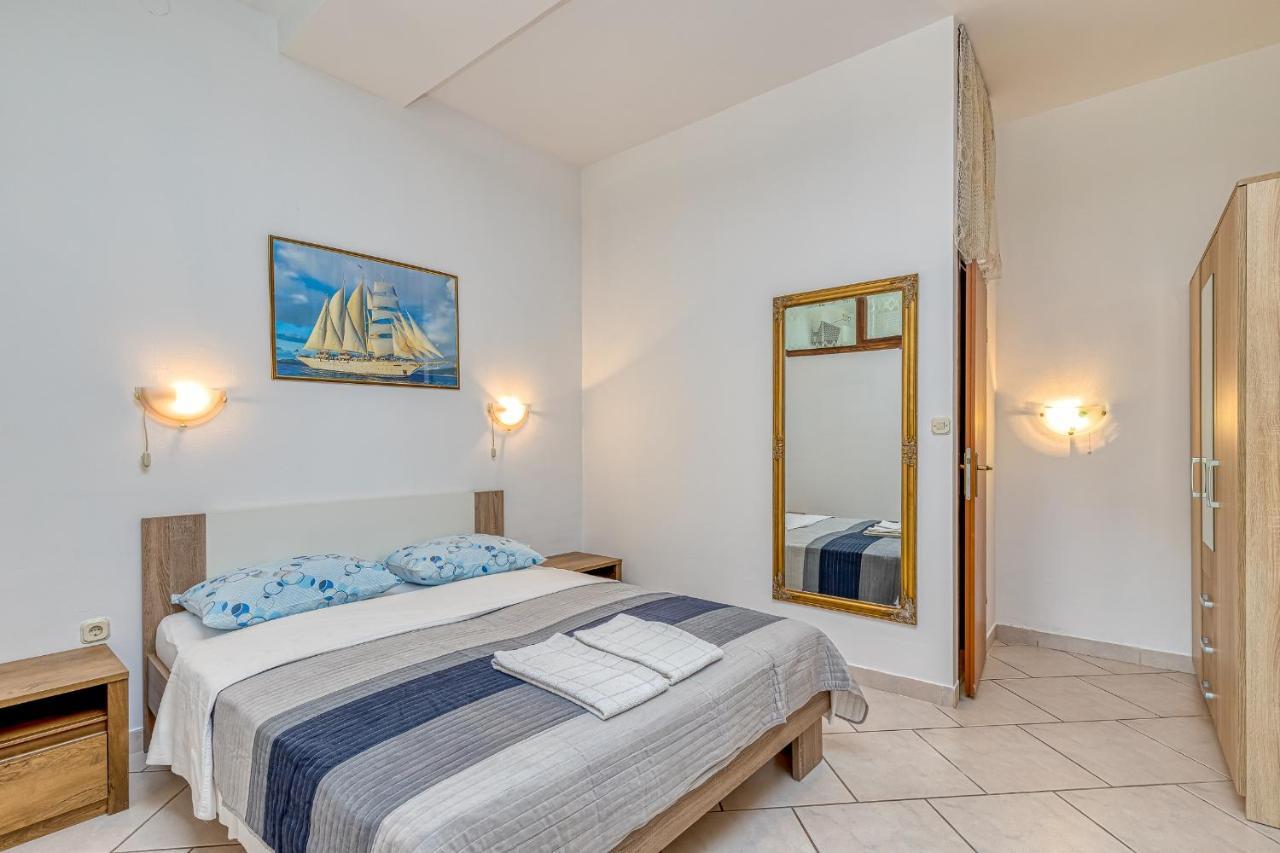 Apartments Bastovanovic Rovinj Exterior photo