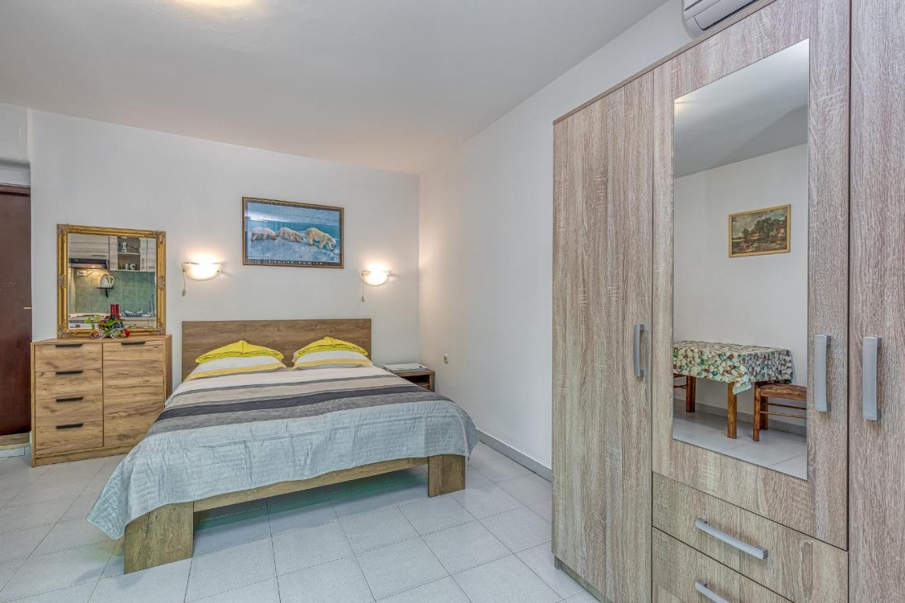 Apartments Bastovanovic Rovinj Exterior photo