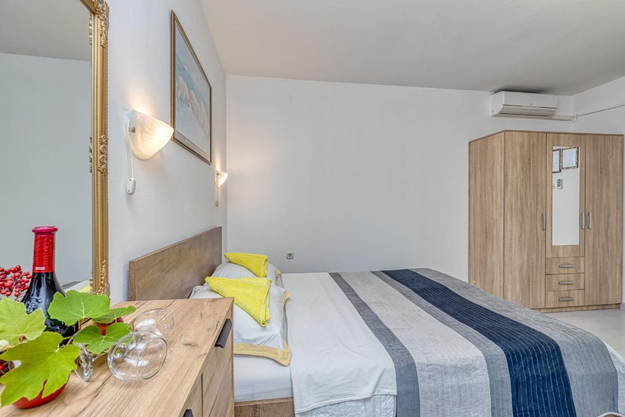 Apartments Bastovanovic Rovinj Exterior photo